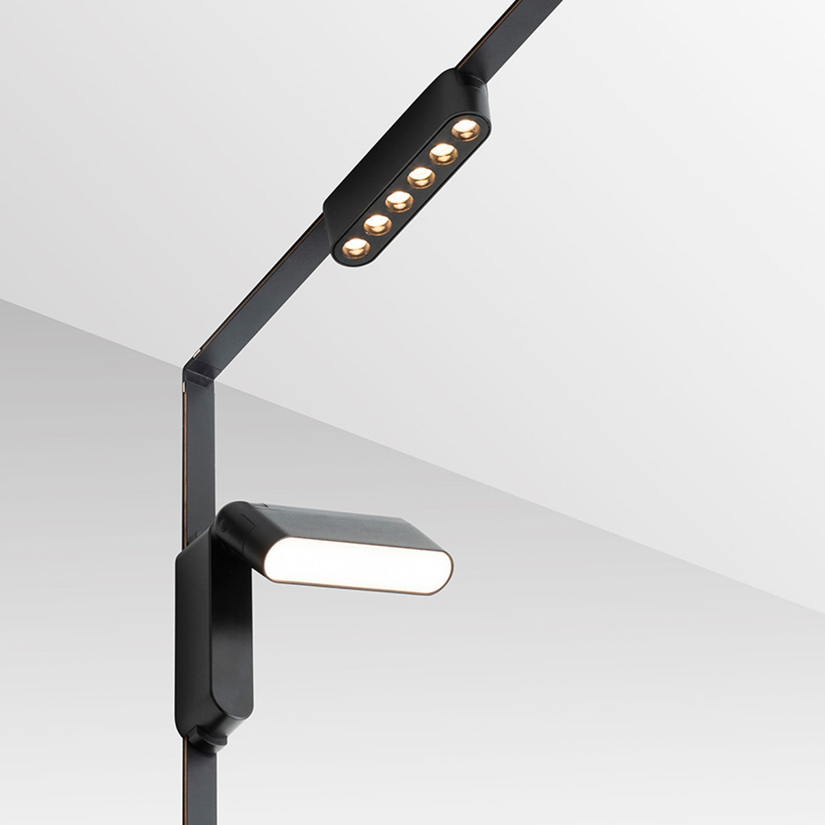 RENDL Ultra-thin track system OXONIA 11 with tilt-function for the VEGA/WAVE system black  24= LED 6W 110°  3000K 4000K 6500K R14321 15